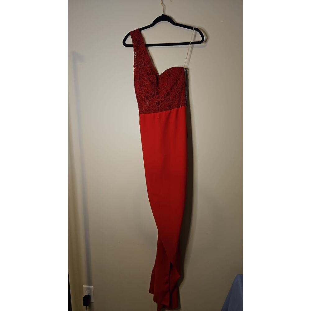 Issue New York One-Shoulder Red Lace Evening Gown XS - Picture 2 of 5